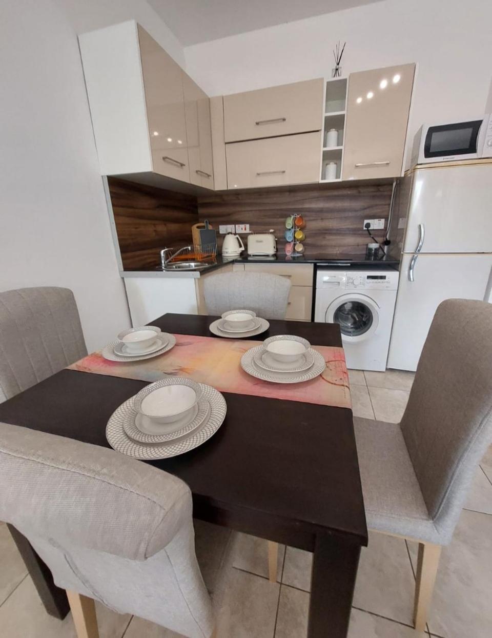 Joanne'S Cosy 1 Bdrm Apt Paphos Ngoại thất bức ảnh