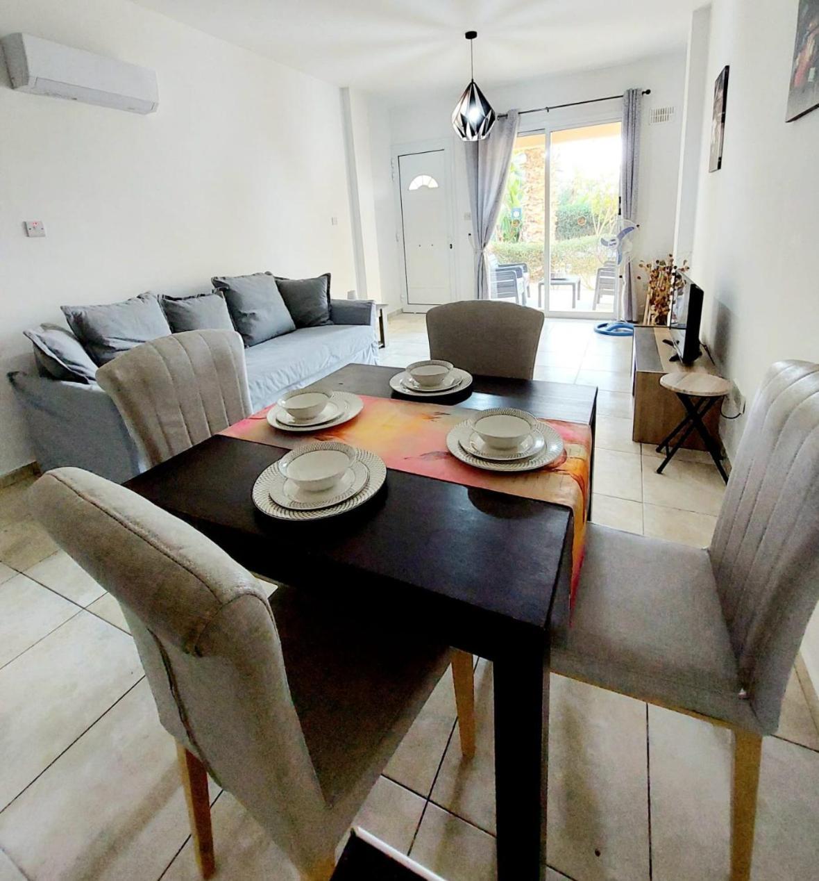 Joanne'S Cosy 1 Bdrm Apt Paphos Ngoại thất bức ảnh
